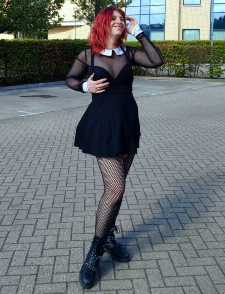 amelialarouge large 768x1001