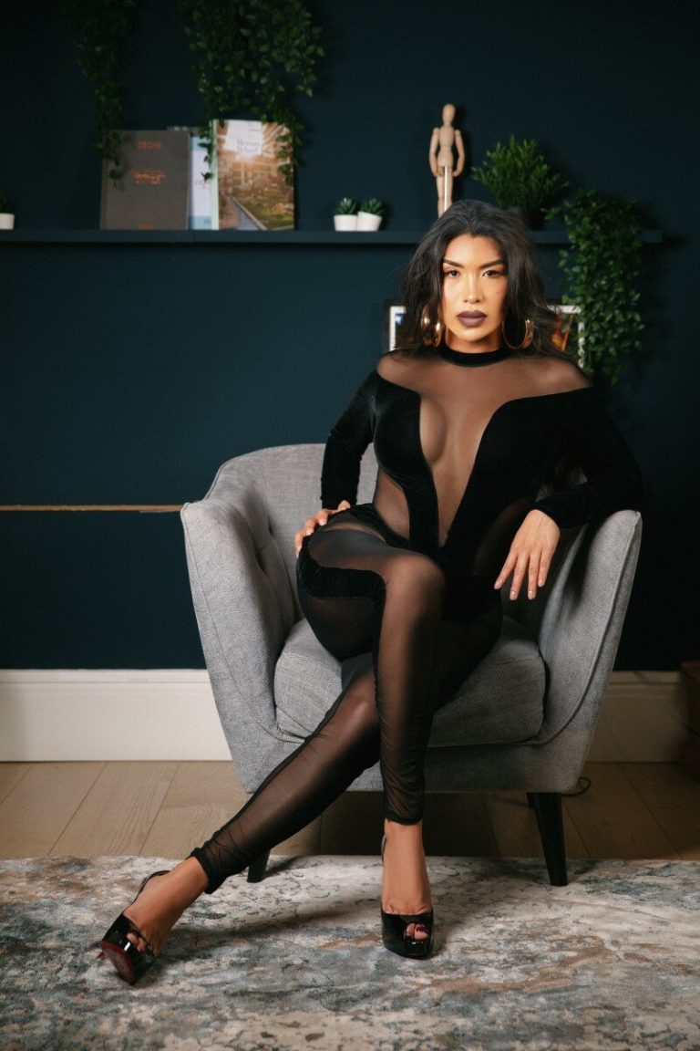 lucia10 large 2 768x1152